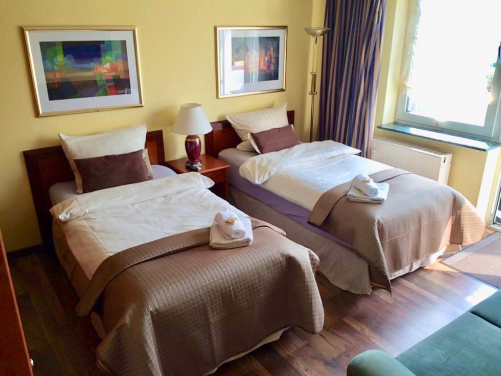 Ingrids Ferienwohnung Mit Balkon In Thiede Naehe See 잘츠기터 외부 사진